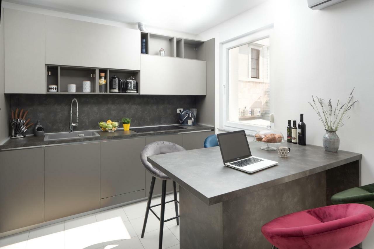 Carducci Apartment - Center Пула Екстериор снимка